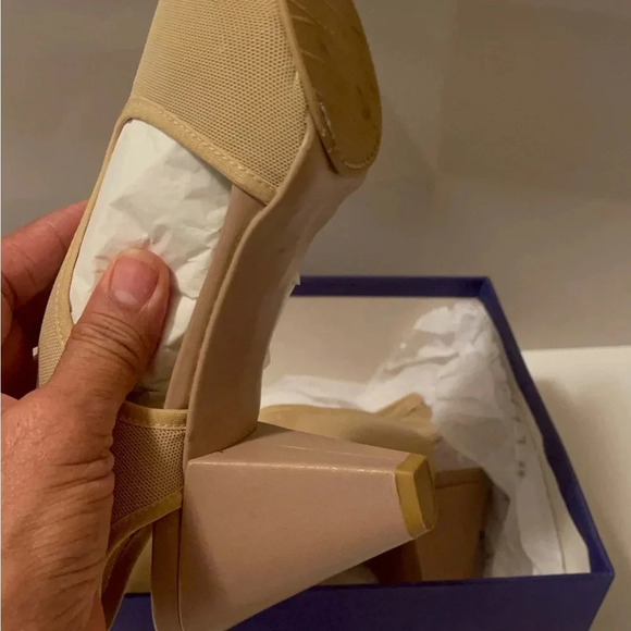 Stuart weitzmen soft starchy sandal with strong sole and heels chic and comfy - Picture 7 of 16